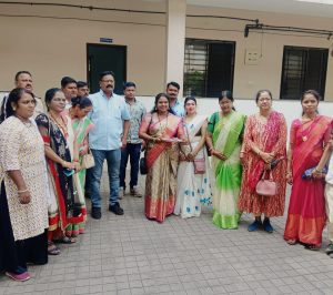 Read more about the article राखीचा धागा नसून महिलांच्या रक्षणाचे बंधण आहे,<em>बल्लारपूर मनसे महिला सेना,कल्पना ताई पोतर्लावार कडून पोलीस दलात रक्षाबंधन सोहळा उत्साहात संपन्न</em>