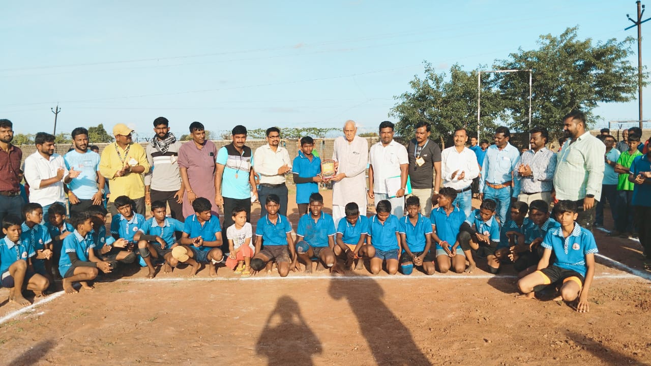 Read more about the article <em>तालुका स्तरावर सैनिक पब्लिक स्कूल वडकी चे वर्चस्व</em>