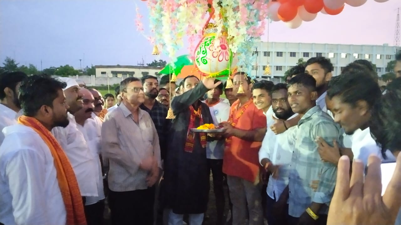 Read more about the article राळेगावात दहीहंडी चा थरार,अशोक उईके मित्र परिवाराचे आयोजन