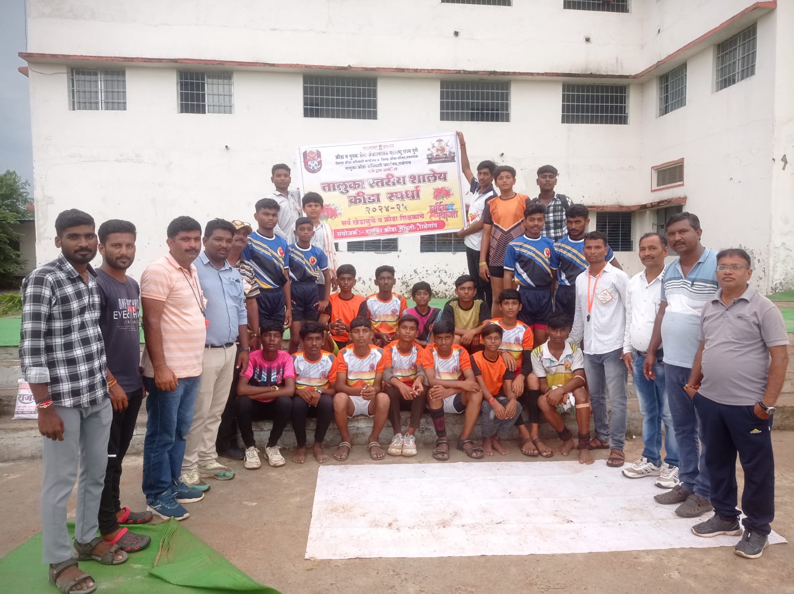 Read more about the article तालुका स्तरीय कब्बड्डी स्पर्धेत न्यू इंग्लिश हायस्कूल चे यश,विजेता संघ 17 वर्ष वयोगटातील मुलांचा कब्बड्डी संघ तालुका स्तरीय स्पर्धेत प्रथम स्थानी