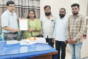 Read more about the article विसापुर गावात वारंवार खंडीत होणारा विजपुरवठा तात्काळ सुरळीत करा : मनसे महिला सेना बल्लारपूर तालुकाध्यक्षा सौ. कल्पनाताई पोतर्लावार यांची मागणी