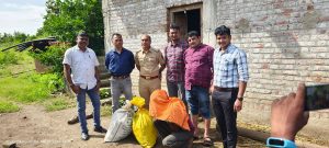 Read more about the article वडद शेत शिवारात ९ किलो गांजा जप्त  दिड लाख रुपयाचा गांजा जप्त, <em>फुलसावंगीत आणुन विकण्याचा डाव फसला</em>