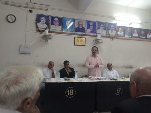 Read more about the article <em>वरोरा तालुका वकील संघामध्ये नवीन सुधारित कायद्याच्या अभ्यास वर्गाचे यशस्वी आयोजन</em>