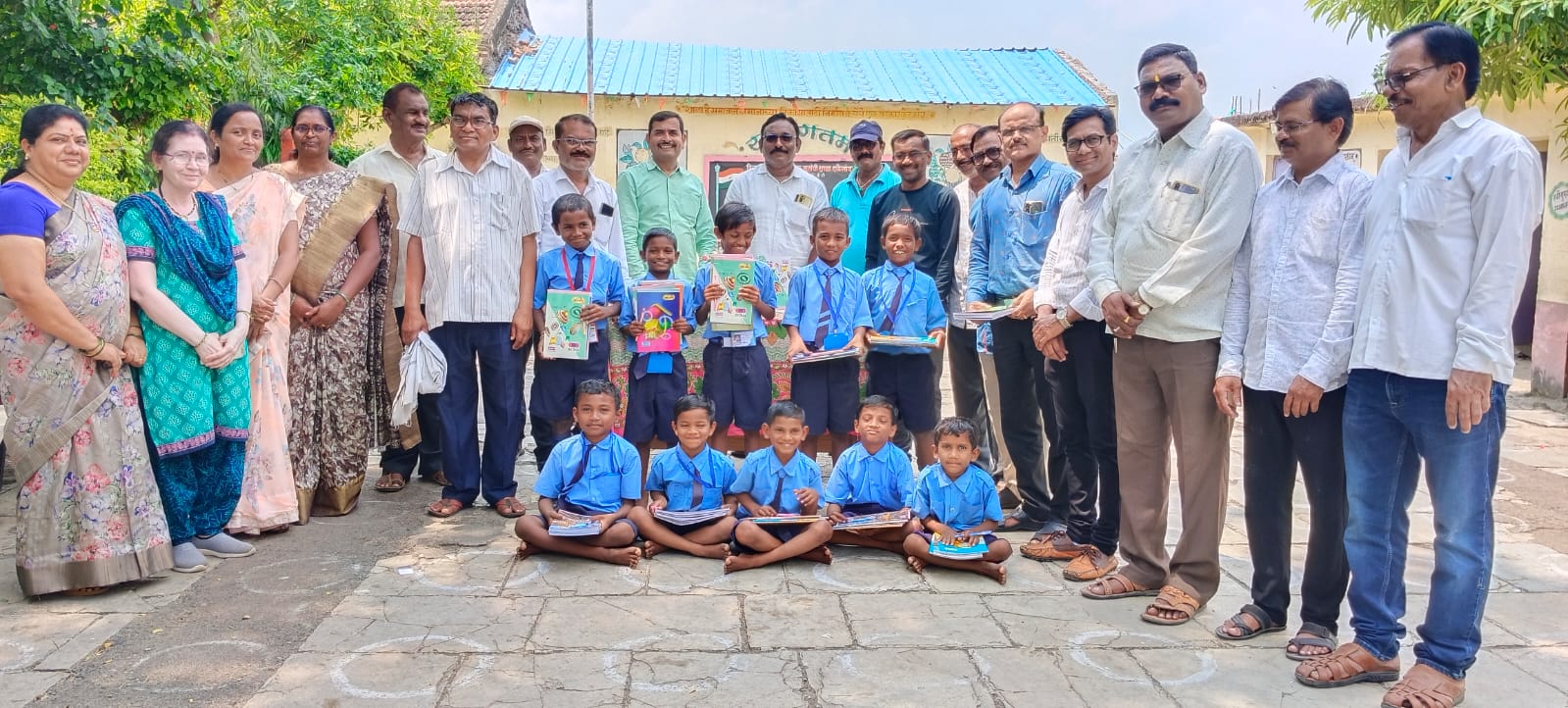 Read more about the article राळेगाव येथील कपडा व्यापारी बाळकृष्ण पोपट यांच्या स्मृतीदिनानिमित्त शैक्षणिक साहित्य वाटप आणि स्मशानभुमी स्मृतीगेट भुमीपूजन