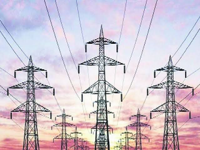 Read more about the article वडकी वीज वितरण विभागाच्या लपंडावामुळे ग्रामीण भागातील जनता त्रस्त , संबंधित अधिकाऱ्यांनी लक्ष देण्याची गरज