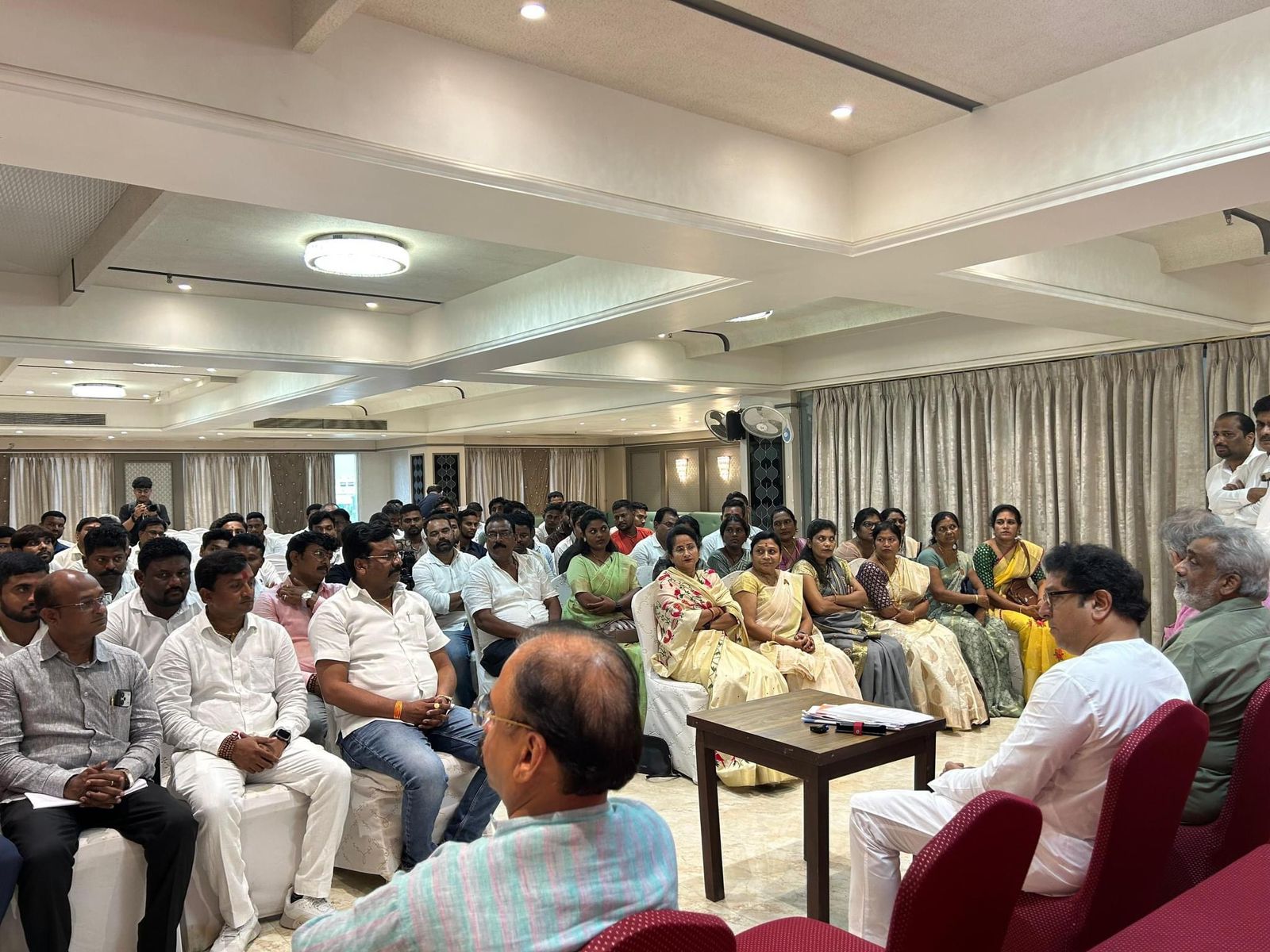 Read more about the article राळेगांव विधानसभा मतदार संघात मनसे देणार सक्षम उमेदवार :- राजसाहेब ठाकरे<br>[अमरावती च्या आढावा सभेत राळेगाव वर फोकस ]