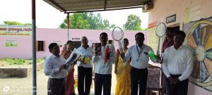 Read more about the article सोनामाता हायस्कूल ला माजी विद्यार्थ्यांकडून क्रीडा साहित्य भेट