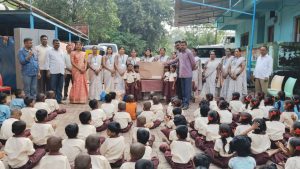 Read more about the article श्री स्वामी समर्थ संस्था – जासई च्या वतीने आश्रम शाळेला स्मार्ट टिव्ही संच,कपाट व विद्यार्थ्यांना खाऊचे वाटप