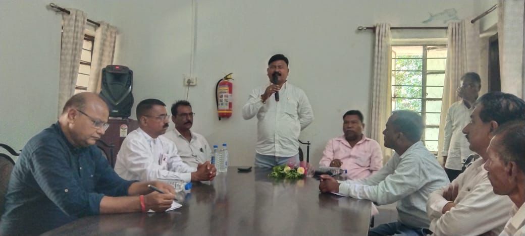 Read more about the article आजपर्यंतच्या लोकप्रतिनिधींनी राळेगाव मतदार संघाचा विकास केला नाही! : पत्रकार परिषदेत अशोक मेश्राम यांचा आरोप