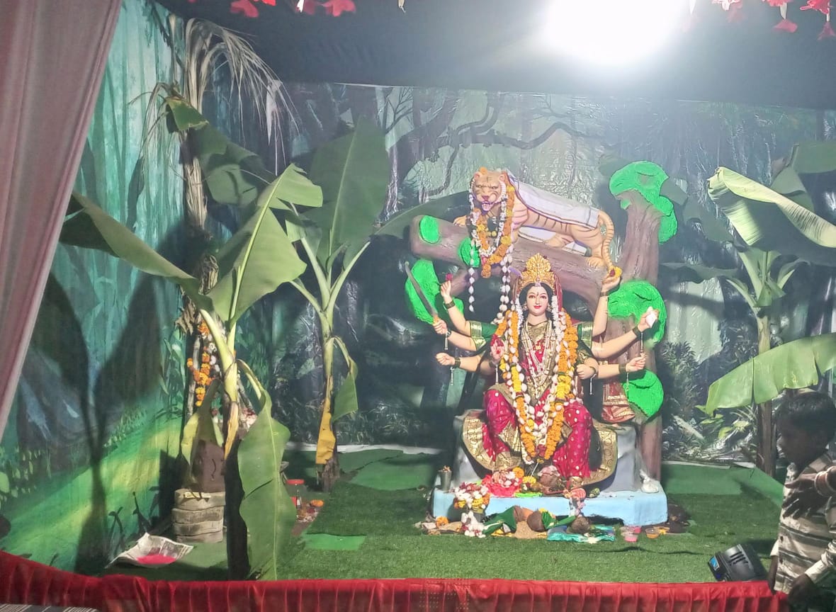 Read more about the article ढाणकी: दुर्गा विसर्जन शांततेत संपन्न, ठाणेदार संतोष मणवर यांची प्रशंसनीय कामगिरी