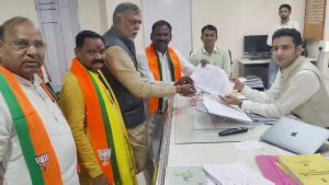 Read more about the article महायुतीचे उमेदवार अशोक उईके यांचा हजारो समर्थकासहित उमेदवारी अर्ज दाखल