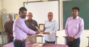 Read more about the article राष्ट्रीय स्वयंसेवक संघाच्या महाविद्यालयीन विद्यार्थी विभागा तर्फे राळेगाव येथील मार्कंडेय पब्लिक स्कूल, बरडगांव येथे डॉ.बाबासाहेब आंबेडकर यांच्या महापरीनिर्वान दिन