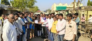 Read more about the article संविधानाच्या प्रतिकृतीची विटंबना ढाणकी शहर कडकडीत बंद