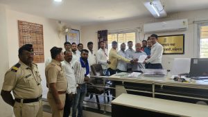 Read more about the article परभणी येथील संविधान विटंबनेप्रकरणी निषेध नोंदवून भिमसैनिकांनी दिले निवेदन व आर्थिक मदत देण्याची मागणी