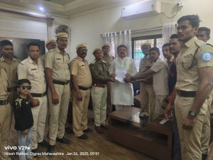 Read more about the article <em>कायद्यात सुधारणा करून होमगार्ड सैनिकांना नियमित सेवा देण्याची निवेदनातून मागणी</em>